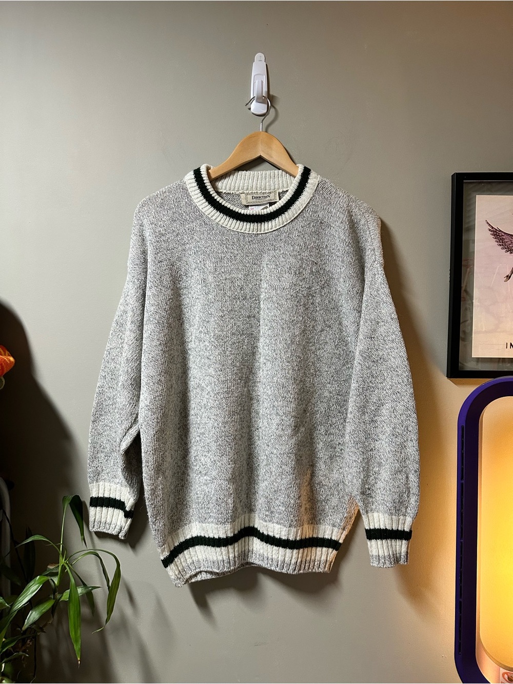 Vintage Cozy Grey Crewneck Sweater with Contrast Stripes